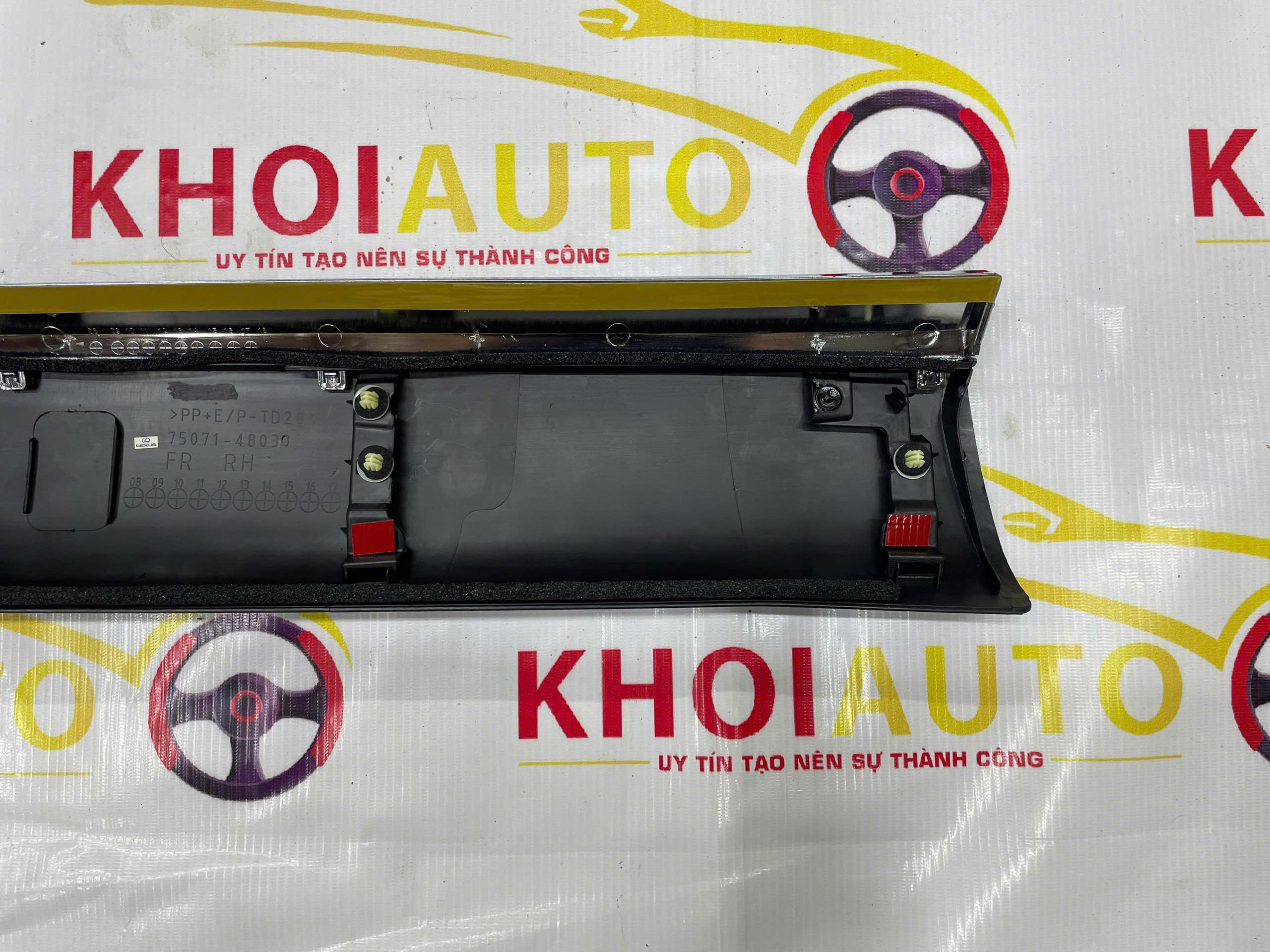 75071-48030 Ốp Cánh Cửa Trước LEXUS RX350 2009-2015 Vế Phải(RH) 7507148030