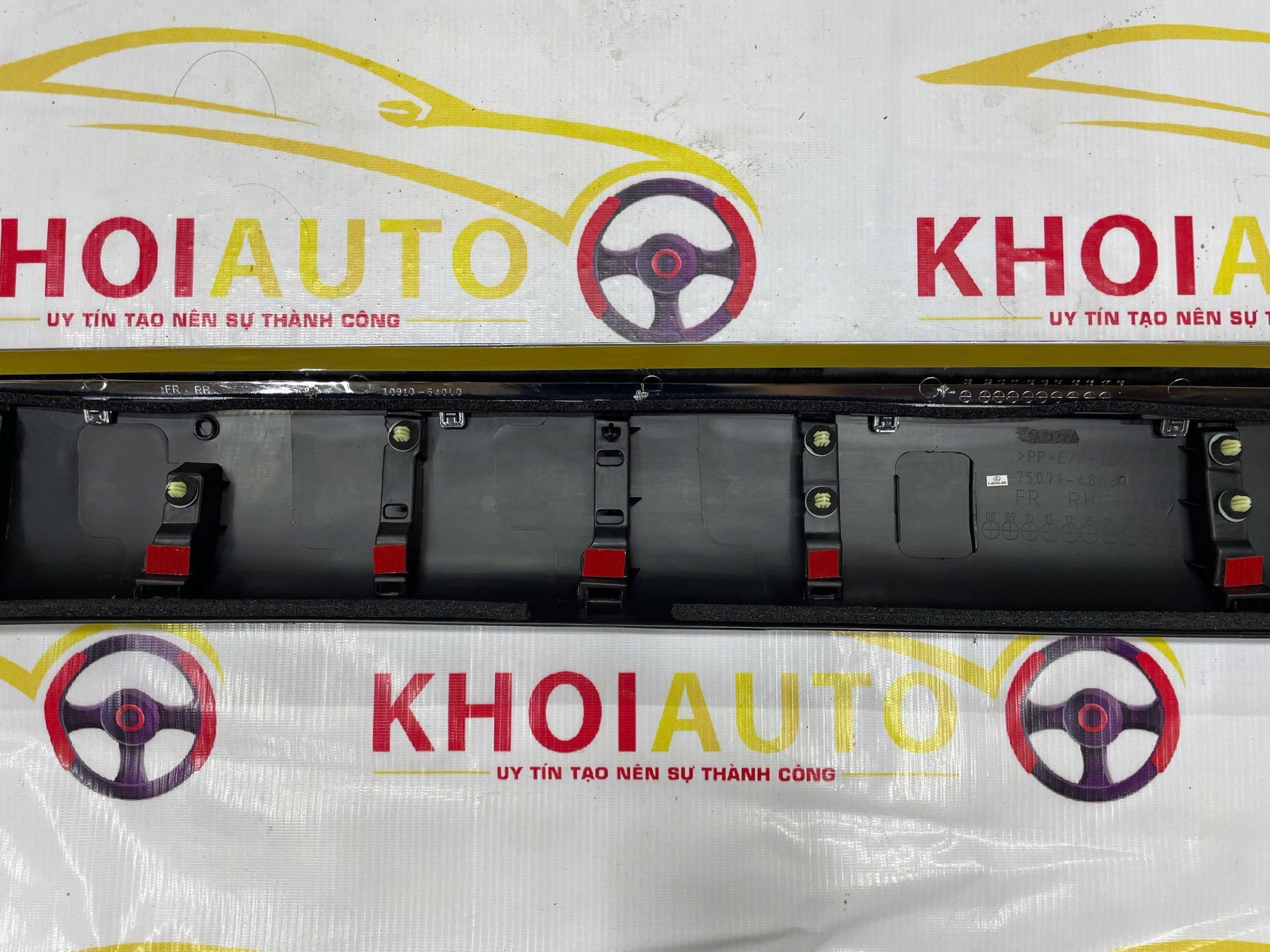 75071-48030 Ốp Cánh Cửa Trước LEXUS RX350 2009-2015 Vế Phải(RH) 7507148030