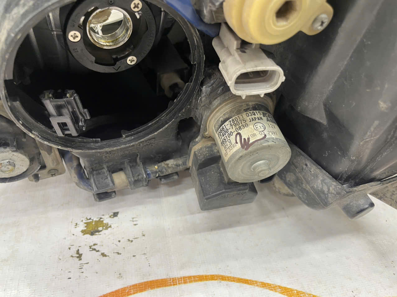 81130-60D61 Đèn Pha LEXUS LX570 2008-2012 Phải(RH) 8113060D61 Tháo Xe