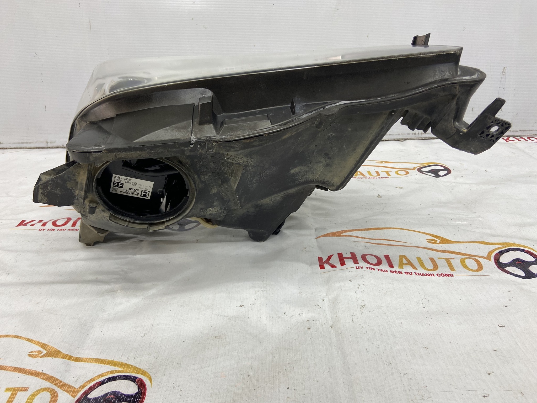 81145-60F80 Đèn Pha Lexus LX570 2013-2015 Bản Mỹ Vế Phụ (RH) 8114560F80