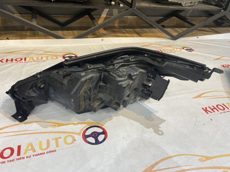 81145-60L11 Đèn Pha LEXUS LX570 20165-2020 Vế Phải(RH)8114560L11