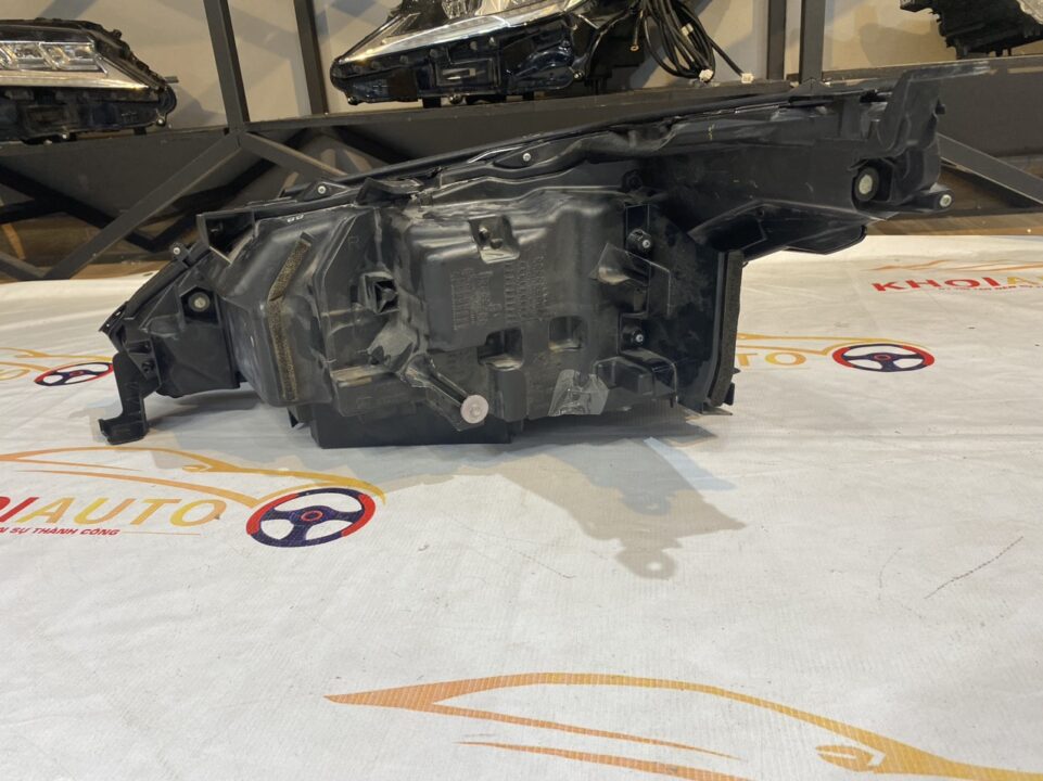 81145-60L11 Đèn Pha LEXUS LX570 20165-2020 Vế Phải(RH)8114560L11