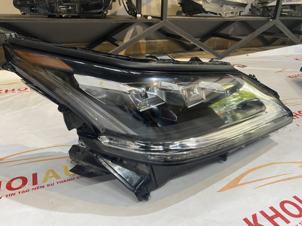 81145-60L11 Đèn Pha LEXUS LX570 20165-2020 Vế Phải(RH)8114560L11