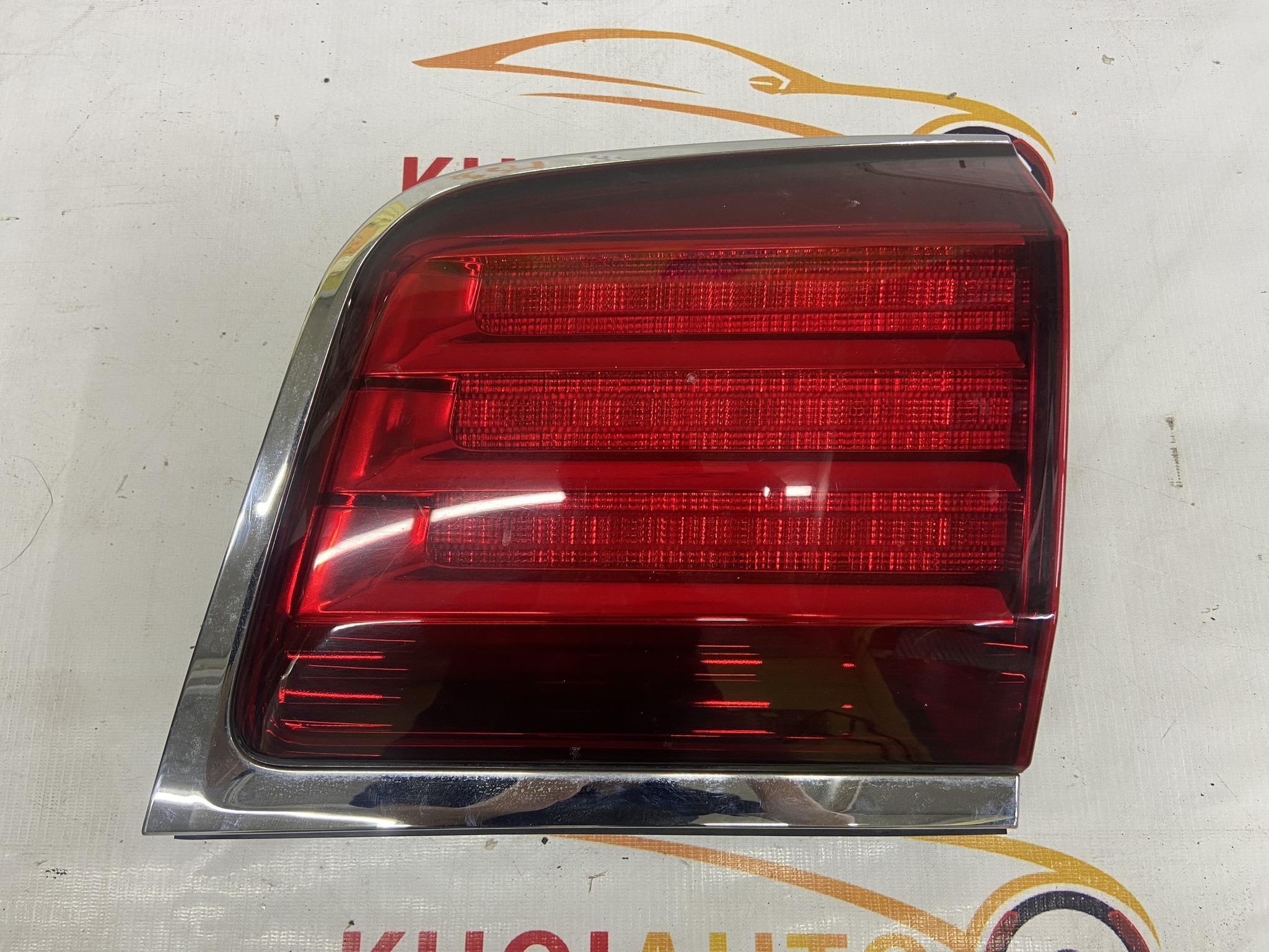 81590-60250 Đèn Hậu Trong LEXUS LX570 2010-2012 Vế Trái (LH) 8159060250