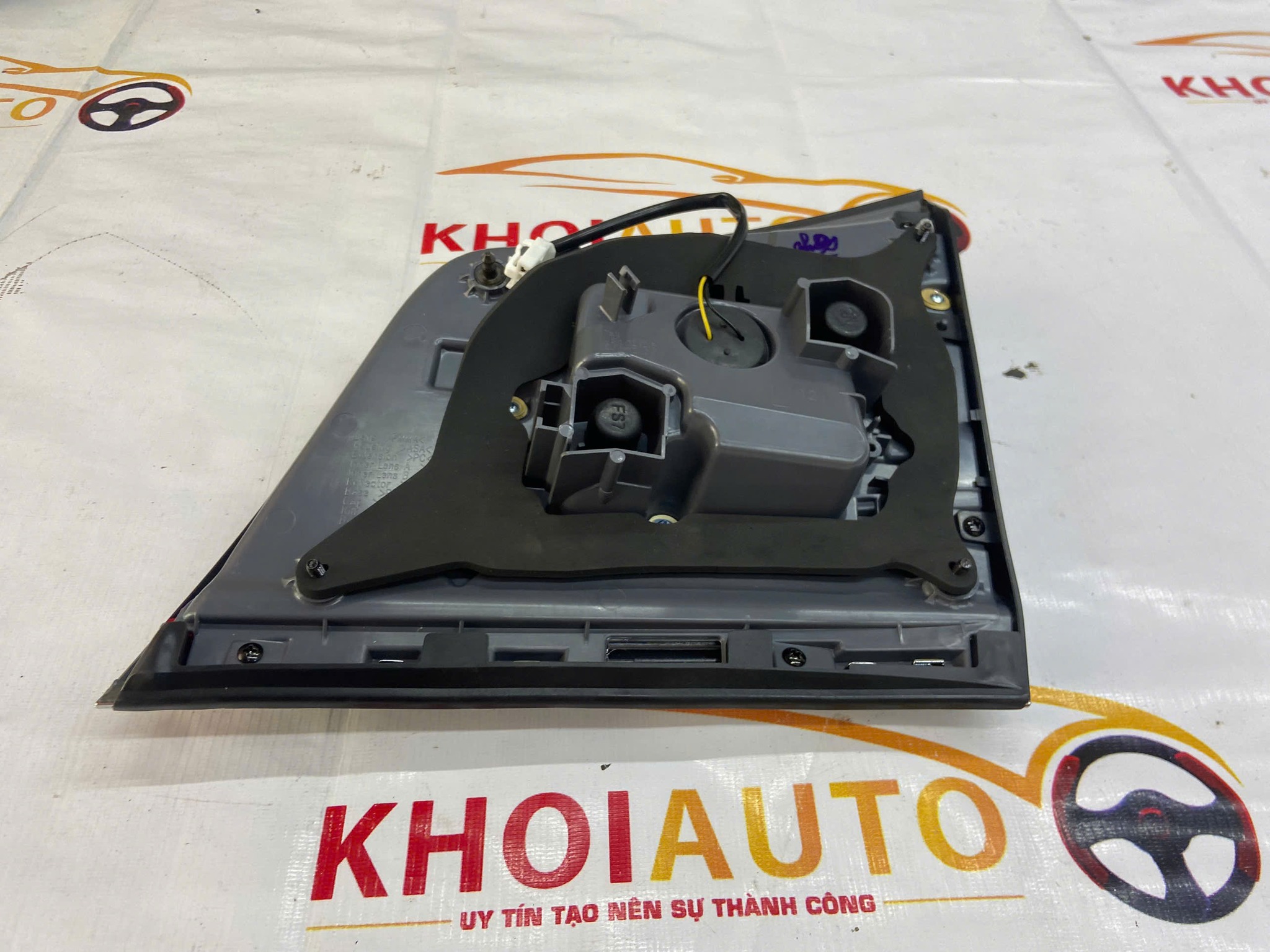 81590-60291 Đèn Hậu Trong LEXUS LX570 2013-2015 Vế Trái(LH) OEM 8159060291