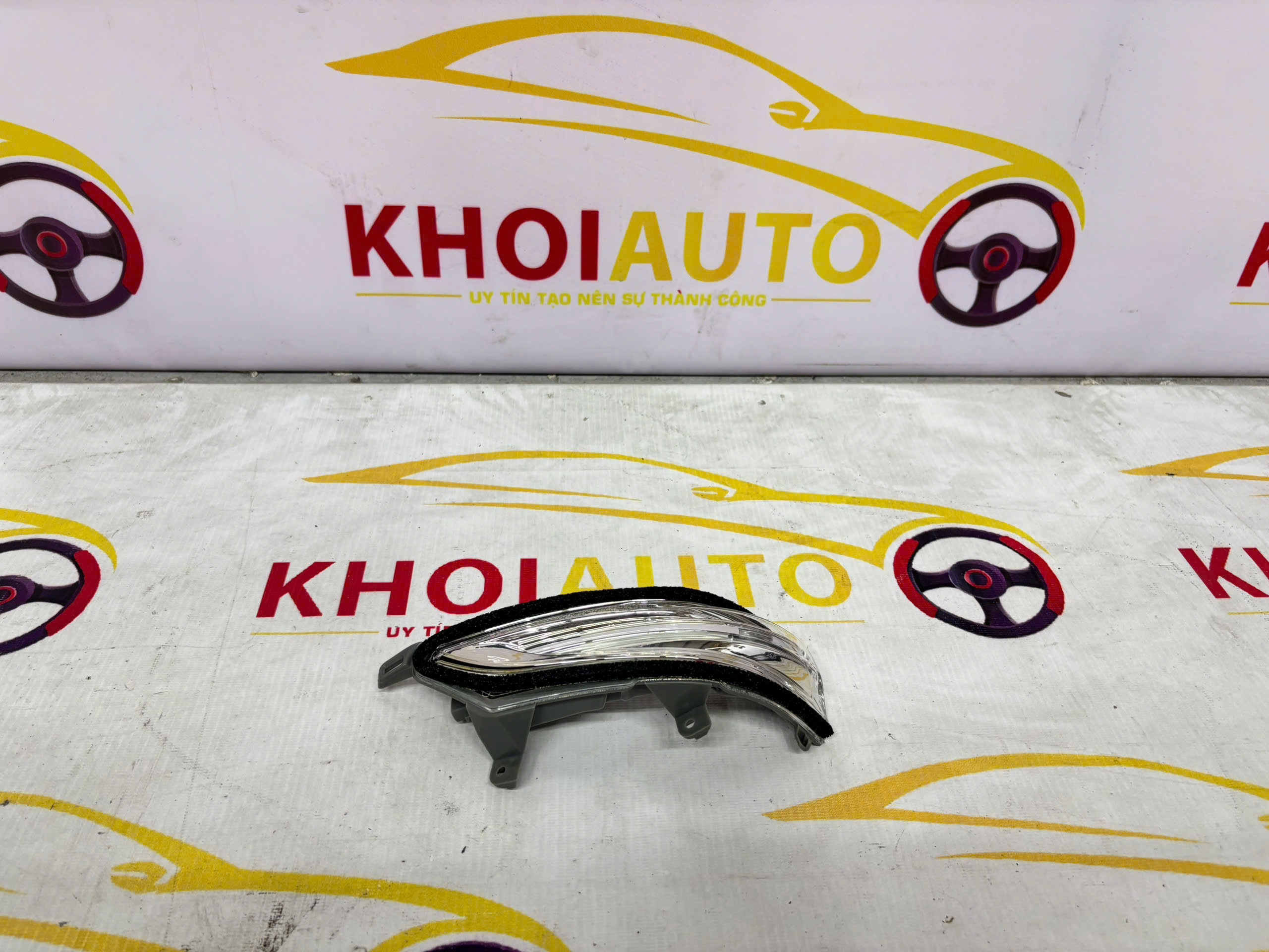E:\ẢNH\LEXUS\2019-2021\LX\81730-60130 Xi Nhan Gương LEXUS LX570 GX460 8173060130 OEM\81730-60130 Xi Nhan Gương LEXUS LX570 GX460 8173060130 OEM