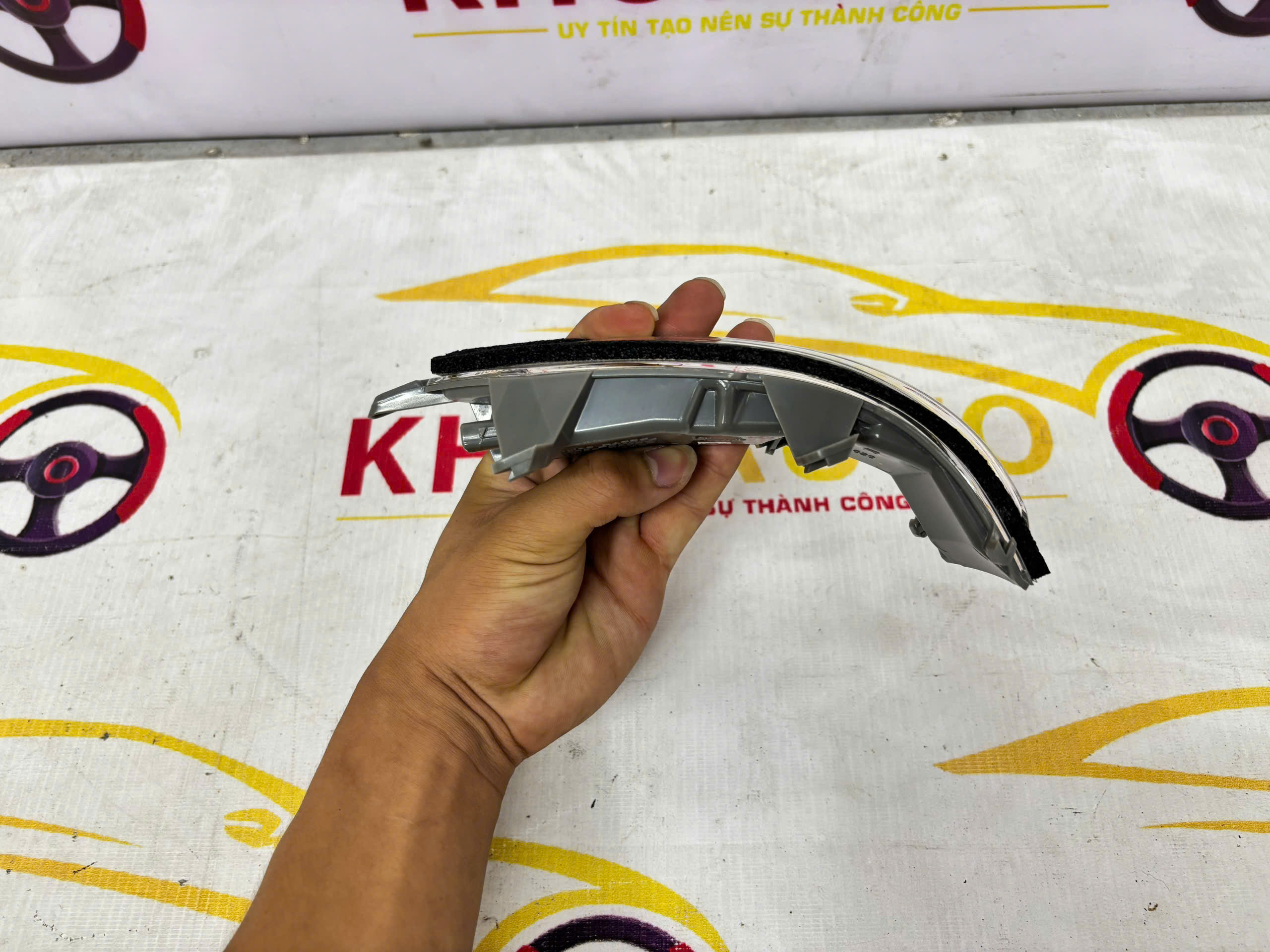 E:\ẢNH\LEXUS\2019-2021\LX\81730-60130 Xi Nhan Gương LEXUS LX570 GX460 8173060130 OEM\81730-60130 Xi Nhan Gương LEXUS LX570 GX460 8173060130 OEM
