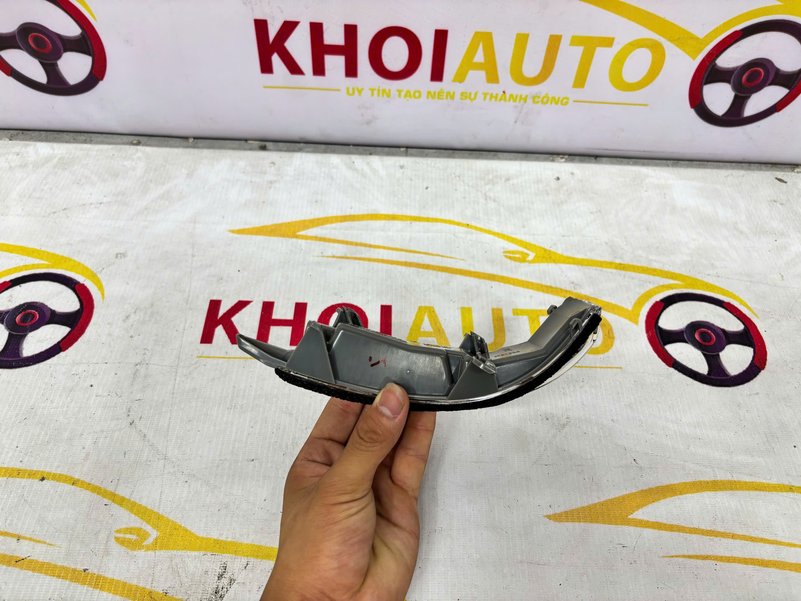 E:\ẢNH\LEXUS\2019-2021\LX\81730-60130 Xi Nhan Gương LEXUS LX570 GX460 8173060130 OEM\81730-60130 Xi Nhan Gương LEXUS LX570 GX460 8173060130 OEM