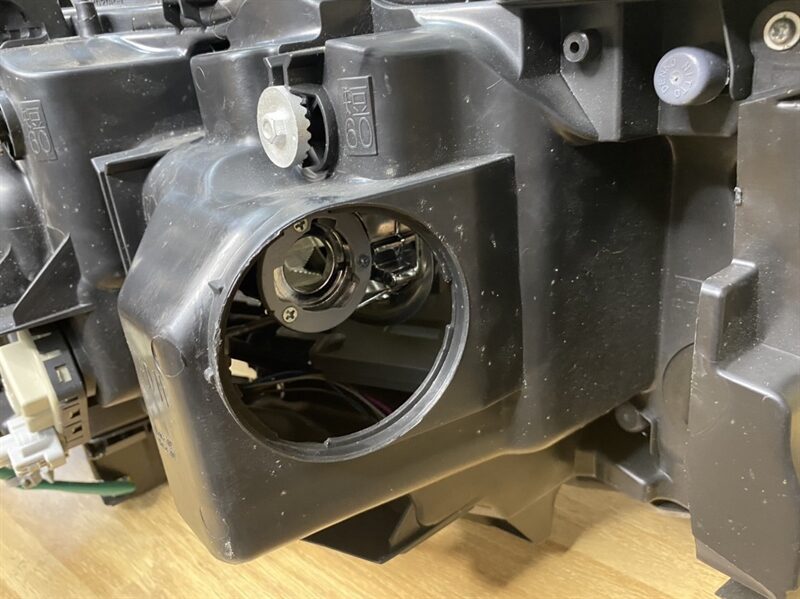 ĐÈN PHA(ĐEN) VẾ TRÁI (LH) - Ảnh 2