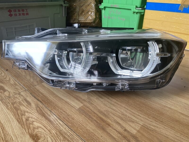 ĐÈN PHA VẾ TRÁI (LH)