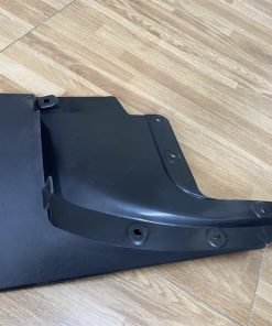 CHẮN BÙN BÁNH SAU VẾ TRÁI (LH)