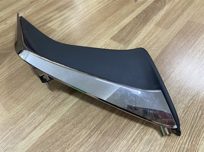 TRANG TRÍ ĐẦU XE VẾ PHẢI(RH) - Ảnh 3