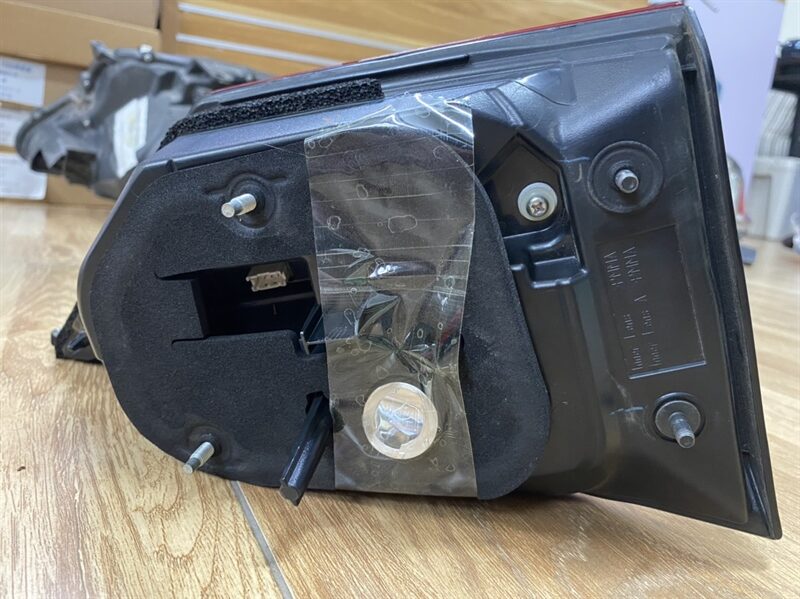 ĐÈN HẬU TRONG VẾ PHẢI(RH) - Ảnh 2