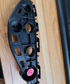 Alternative view of Kẹp Cài Cản Trước Vế Phải (RH)