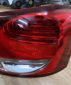 ĐÈN HẬU NGOÀI VẾ PHẢI (RH)