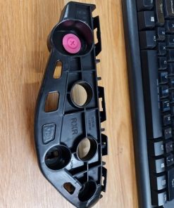 Kẹp Cài Cản Trước Vế Phải (RH)