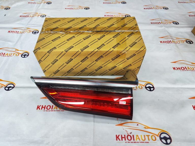 81581-60420 Đèn Hậu Trong Lexus LX570 2018-2022 Vế Phải (RH) Chính Hãng 8158160420