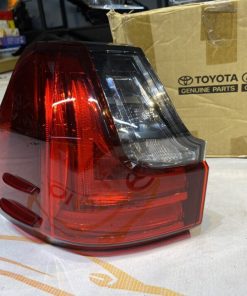 81561 60C10 Den Hau Ngoai Lexus LX570 2016 2019 Ve Trai LH 3