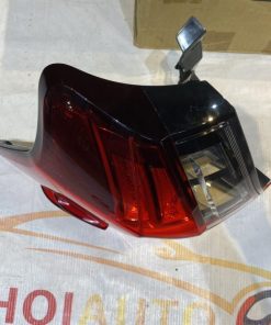 81561 60C10 Den Hau Ngoai Lexus LX570 2016 2019 Ve Trai LH 5