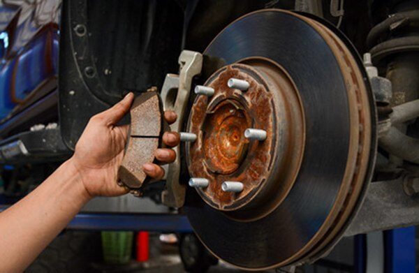 kiem tra bao duong phanh o to dung cach de yen tam di tet 2