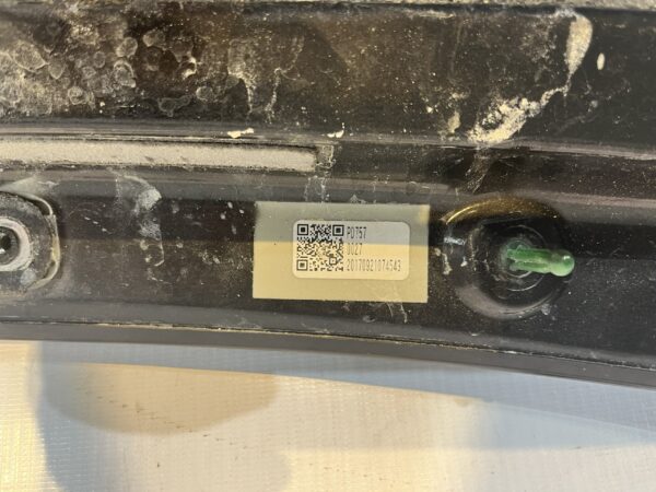 76085 60120 Duoi Huong Gio Noc Xe LEXUS LX570 2016 2020 7608560120 7