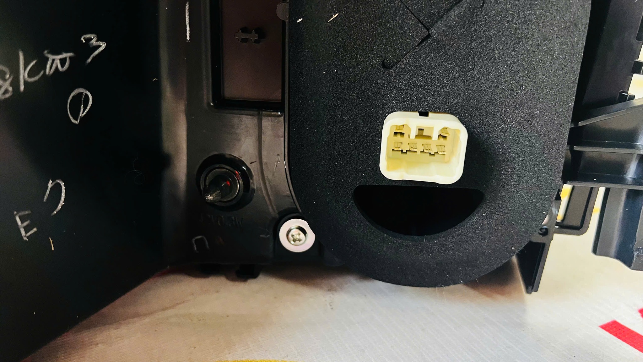 81551-60C20 Đèn Hậu Ngoài LEXUS LX570 2016-2020 Phải(RH)8155160C20 Mới Xịn Chính Hãng