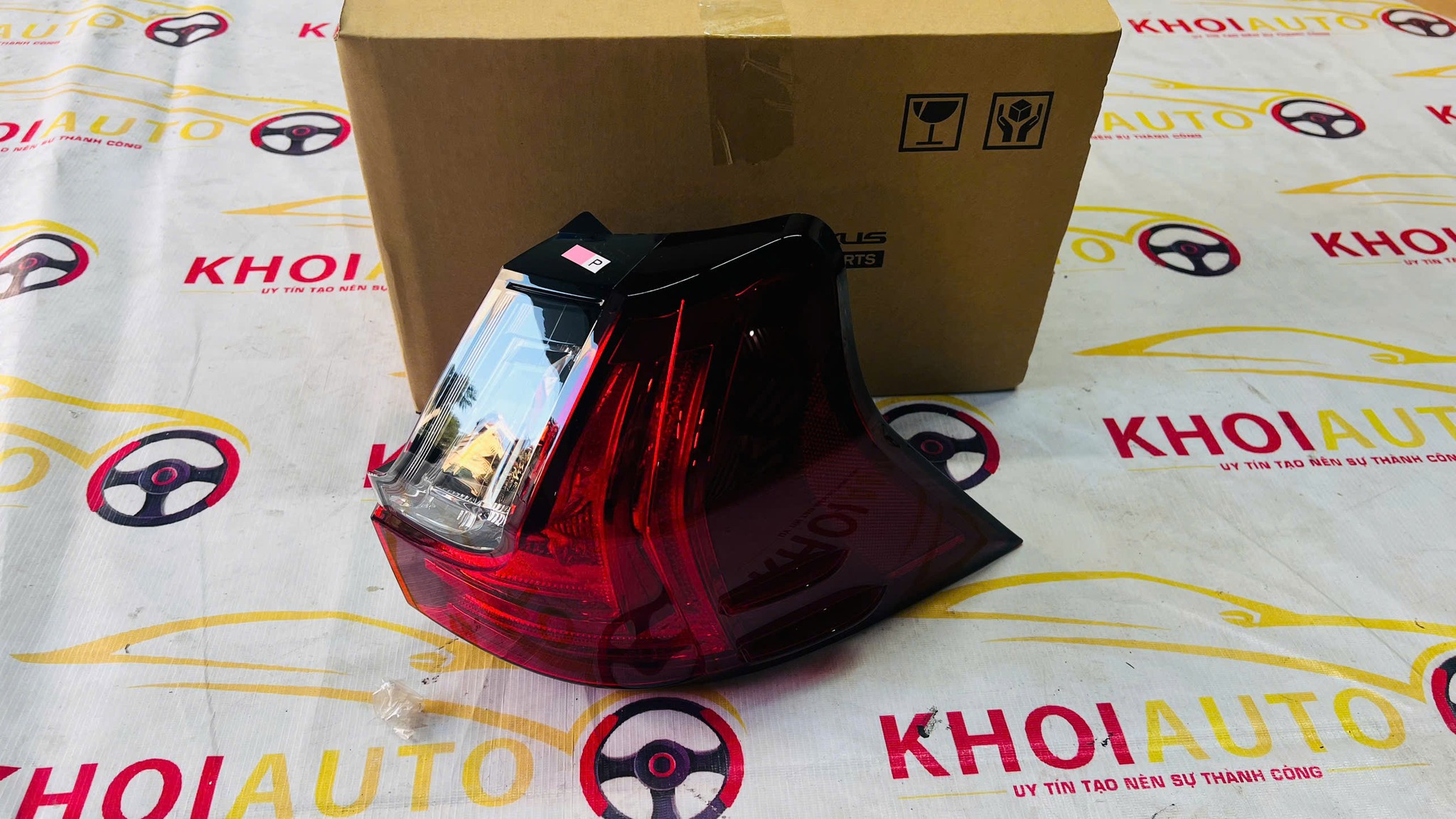 81551-60C20 Đèn Hậu Ngoài LEXUS LX570 2016-2020 Phải(RH)8155160C20 Mới Xịn Chính Hãng