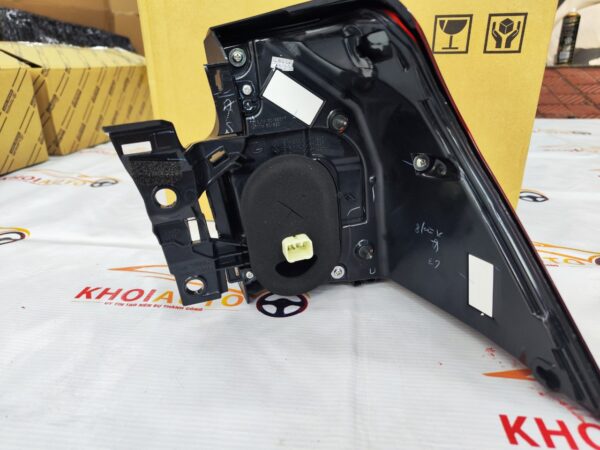 81561 60C20 Den Hau Ngoai Moi Xin LEXUS LX570 2016 2020 Ve TraiLH8156160C20 8