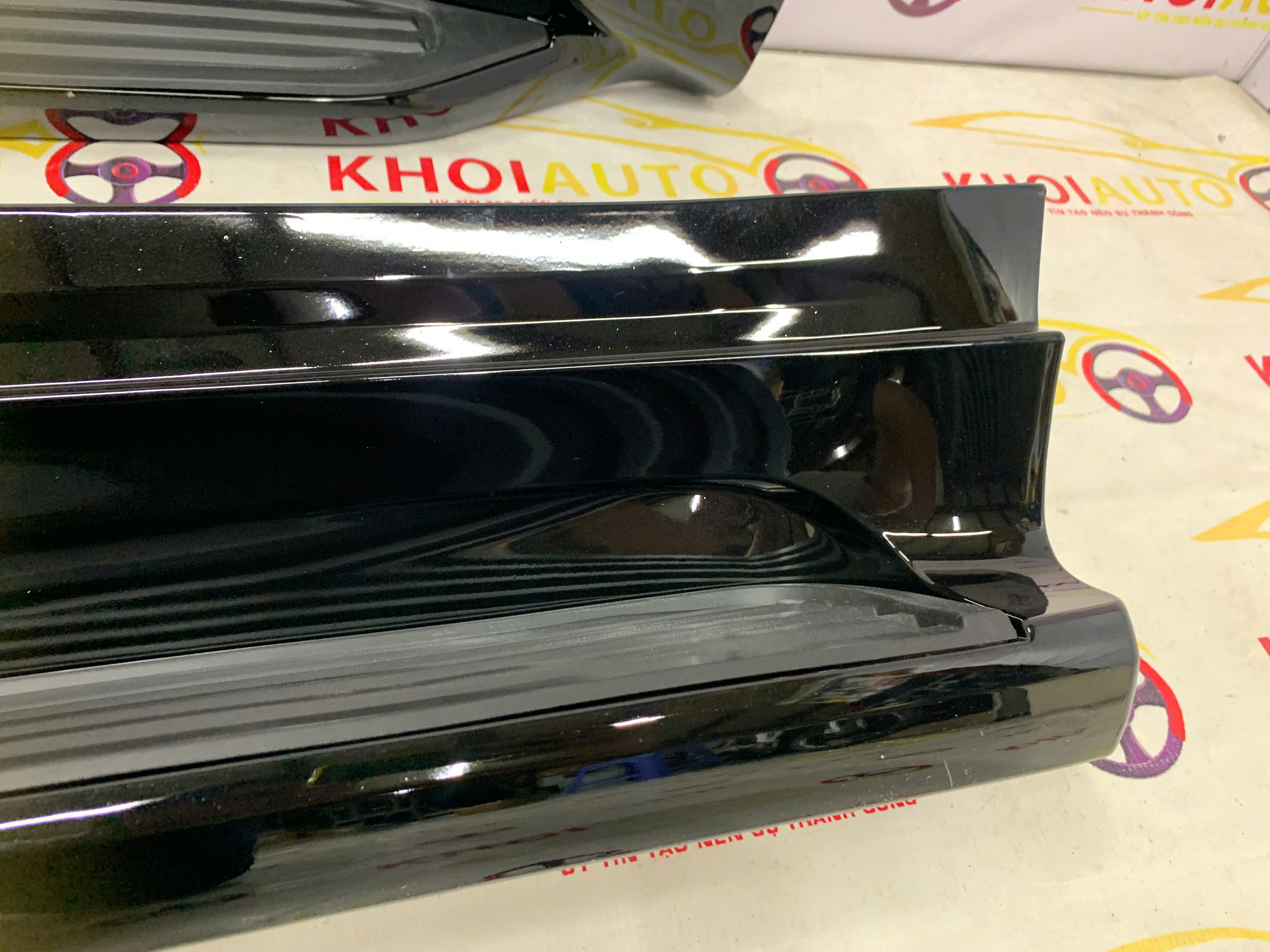 Bậc Lên Xuống, Bệ Bước TOYOTA LANDCRUISER 2023 LC300 Trung Đông OEM Màu Đen