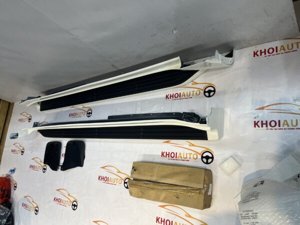 Bac Len XuongBe Buoc TOYOTA LANDCRUISER 2023 LC300 Trung Dong 9