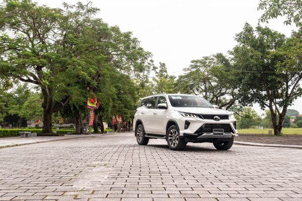 TOYOTA fortuner 2024 1