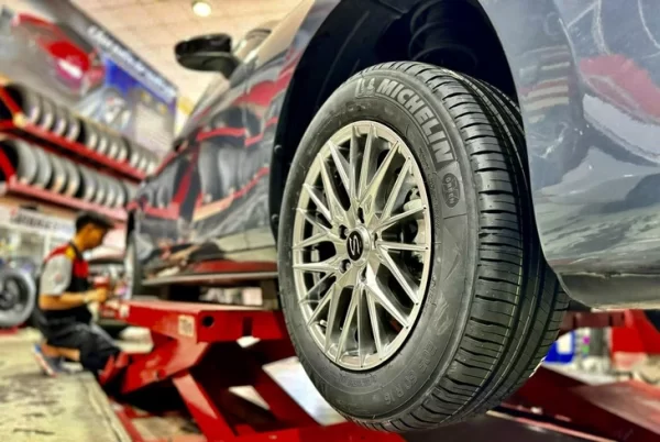 tan trang xe 170623233854684232513