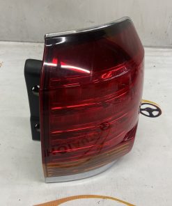 Alternative view of 81551-60850 Đèn Hậu Ngoài LEXUS LX570 2010-2012 Vế  Phải(RH) 8155160850