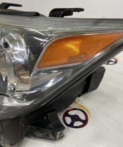 81185-60F80 Đèn Pha Lexus LX570 2013-2015 Vế Trái (LH) Bản Mỹ Bãi Tháo Xe (old) 8118560F80