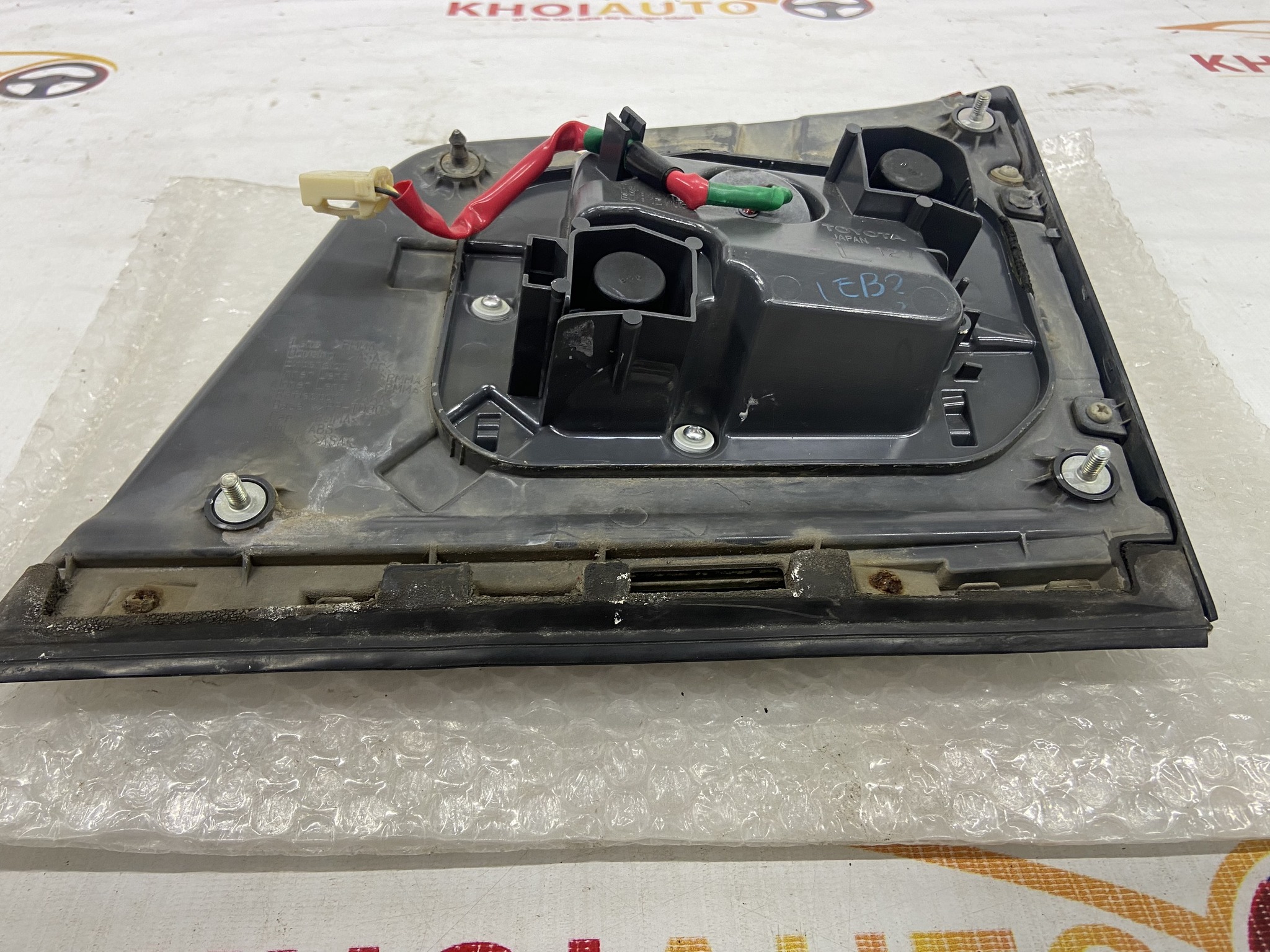 81590-60301 Đèn Hậu Trong Lexus LX570 2013-2015 Vế Trái (LH) Bãi Tháo Xe 8159060301