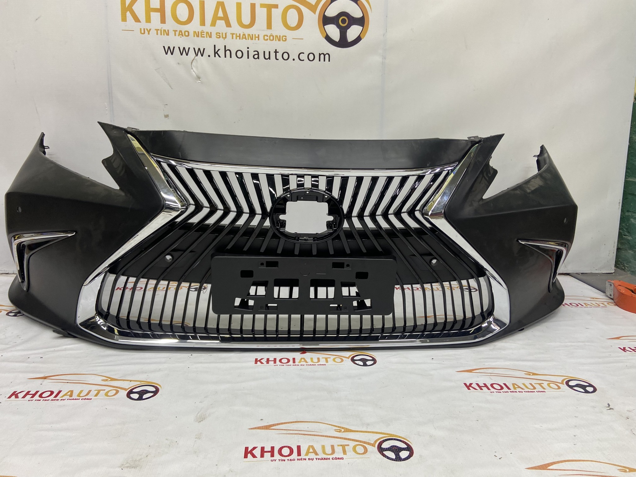 BODYKIT DO LEXUS ES350 2013 2018 DO PHIEN BAN 2020 KHOIAUTO 1