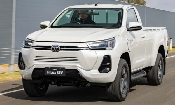 Toyota Hilux BEV 1 4531 1716177740