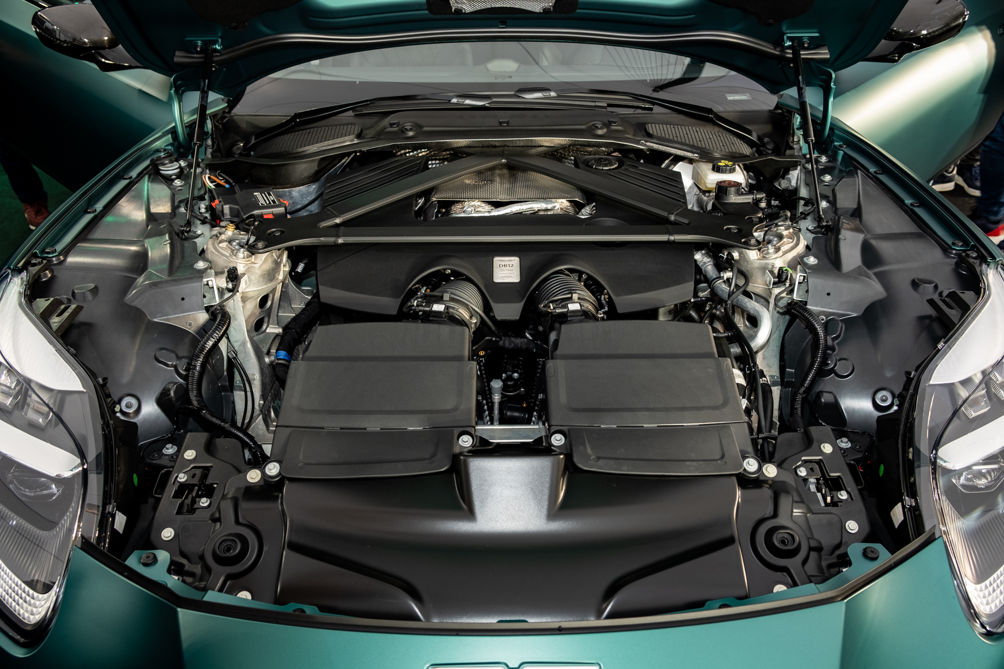 aston martin db12 14 1717157426503735175437