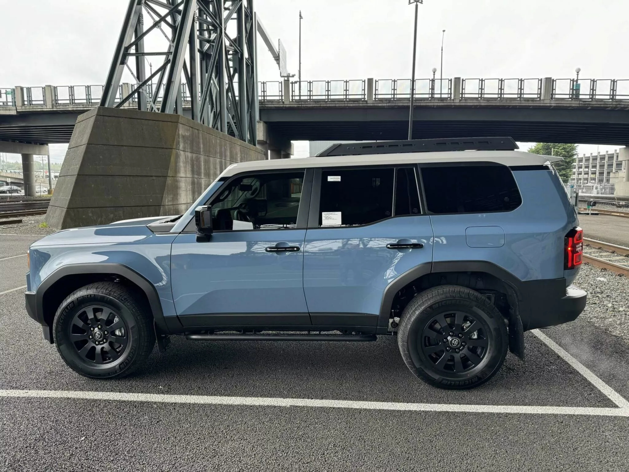 dau gia toyota land cruiser prado 3 1716957748394837915056