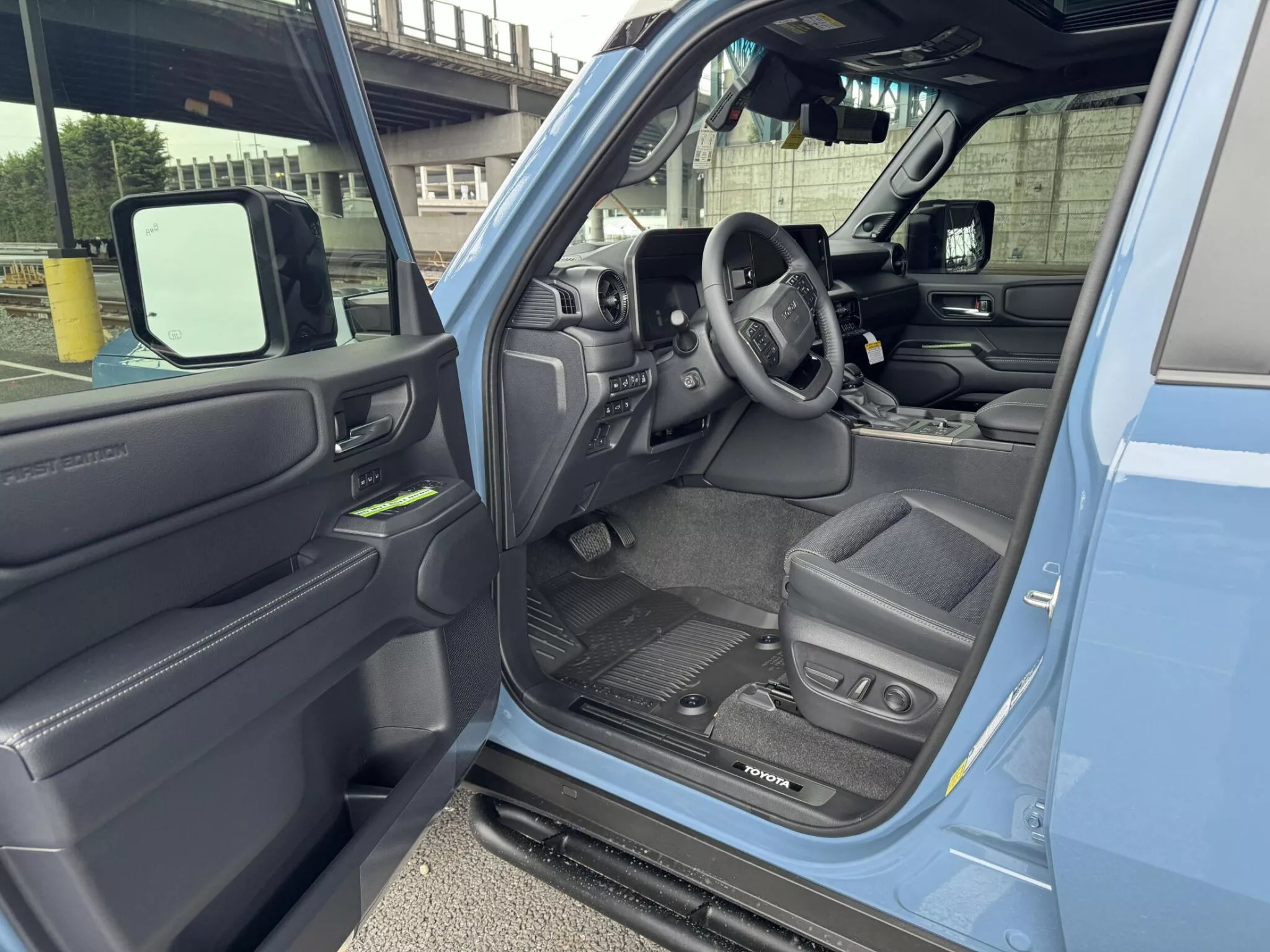 dau gia toyota land cruiser prado 5 1716957878224377596711