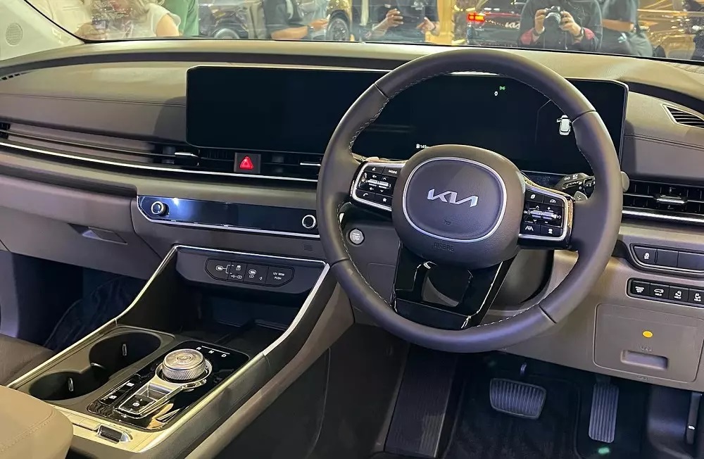 kia carnival 2024 3 1717114809085 1717114809310808144896