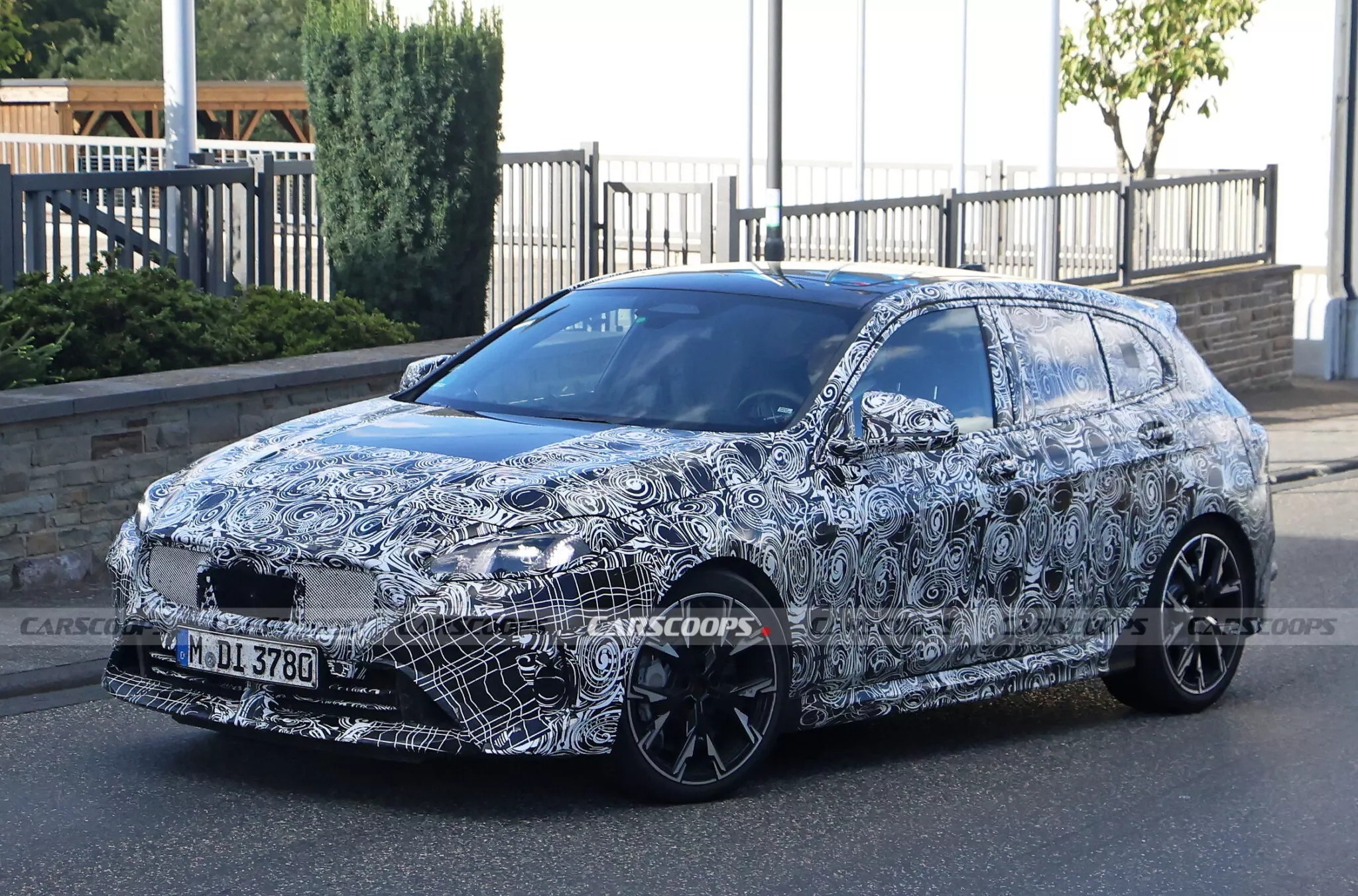 2025 bmw 1 series m35 14 2048x13 1717327969904268689812