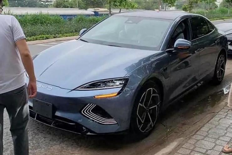 Xe Trung Quoc BYD Seal xuat hien tren duong pho Viet byd 3 1717390666 185 width740height495