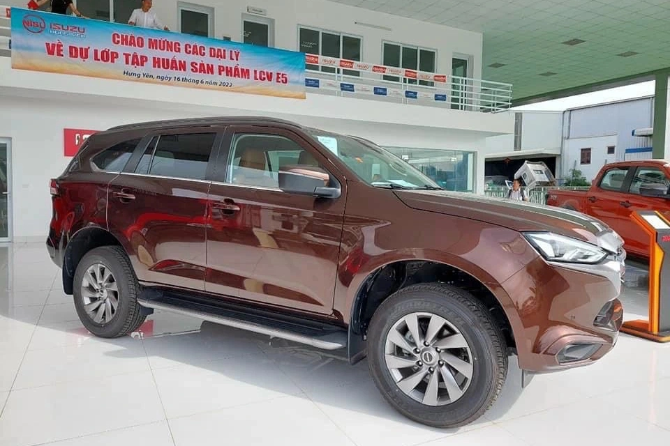 edit isuzu mu x 3 1655570039636677552 17177367486551584109177