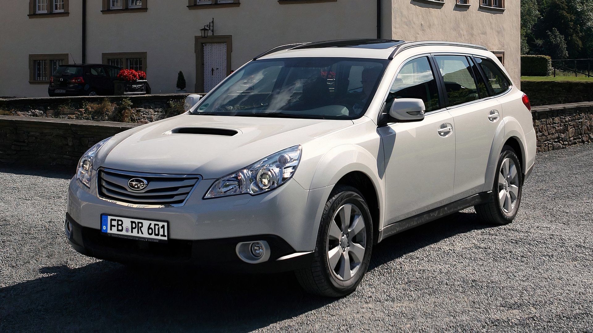 subaru outback front quarter whi 1717513113225384318634