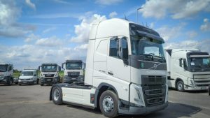 xe dau keo volvo tai viet nam 711x400 17176689870151340861986