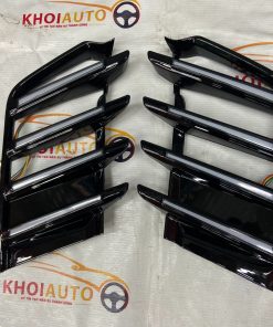 53113-60200 Ốp Lưới Tản Nhiệt Dưới TOYOTA Land Cruiser 2021-2024 LC300 Vế Trái(LH) Bản Độ Có Đèn 5311360200