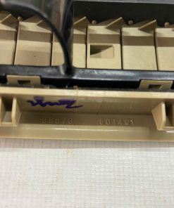 88570-60141-A2 Cửa Gió Điều Hòa Trần LEXUS LX570 2013-2015 8857060141A2