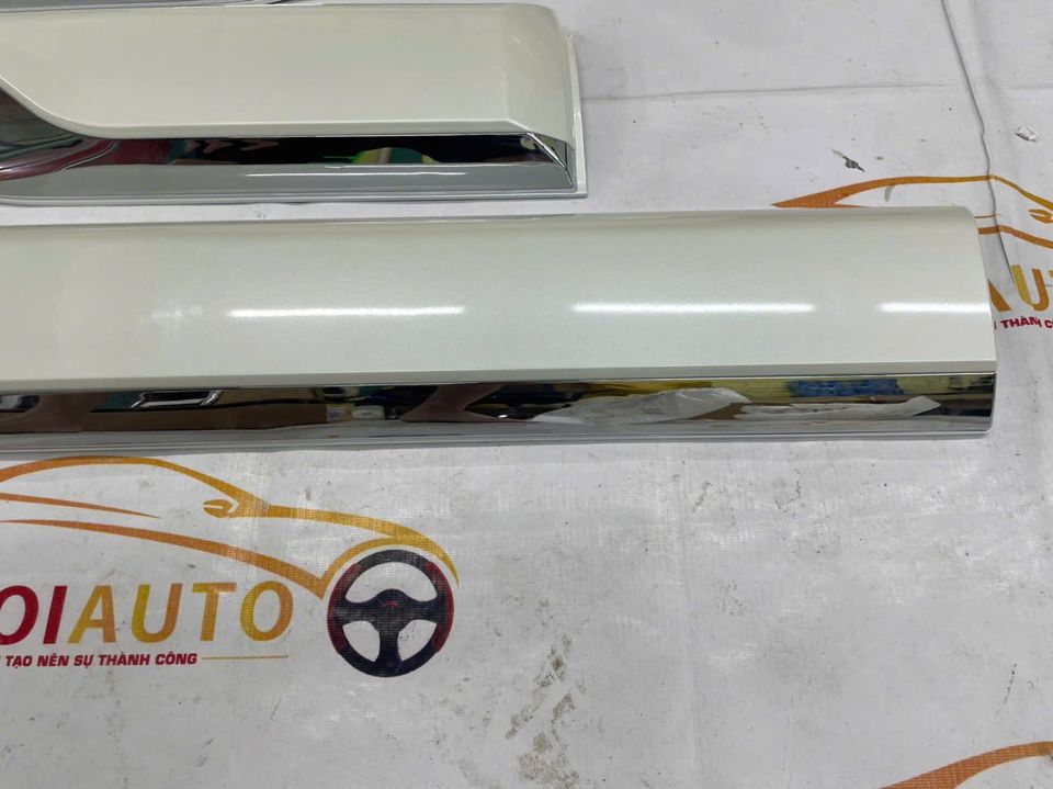 Nẹp Mạ Cánh Cửa TOYOTA LANDCRUISER LC300 2023-2025 Màu Trắng