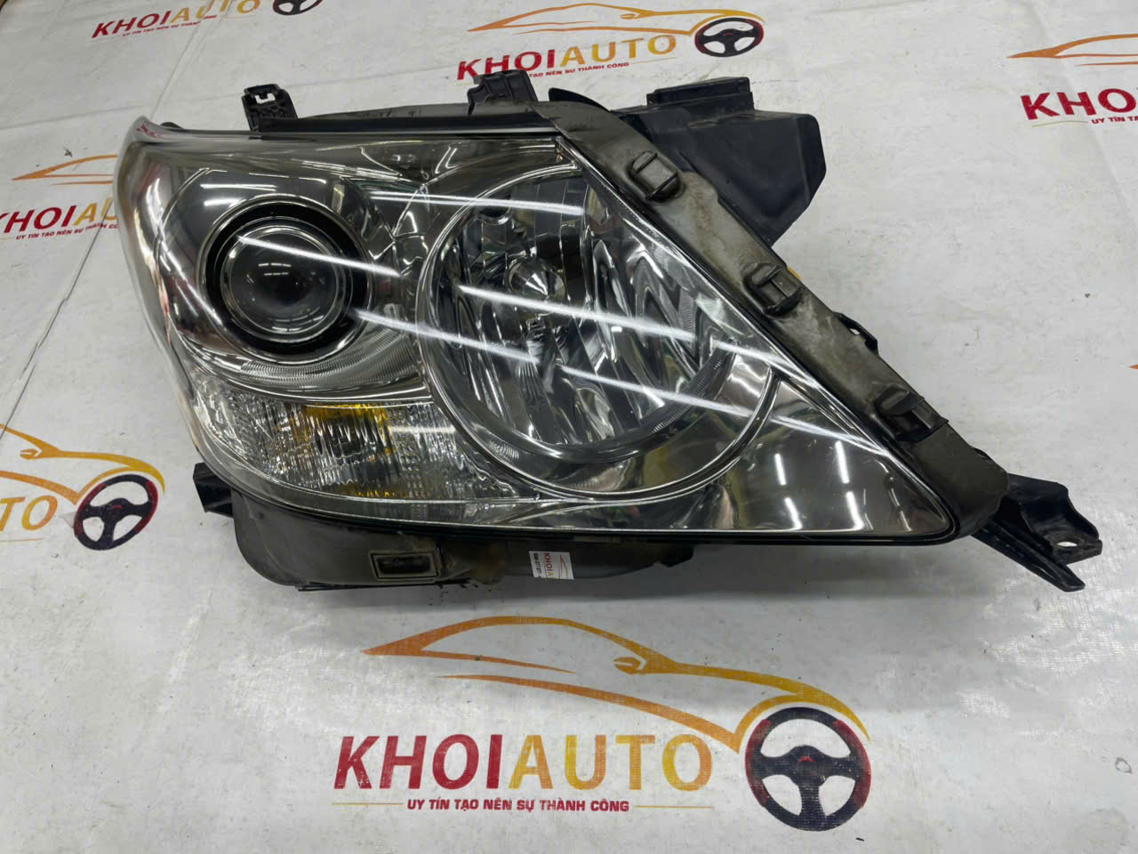 81130-60D60 Đèn Pha LEXUS LX570 2009-2012 Vế Phải(RH)8113060D60